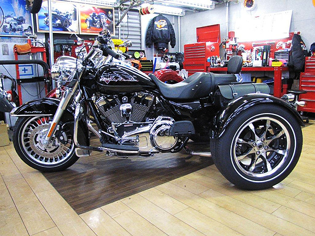 HARLEY-DAVIDSON FLHR TRIKE