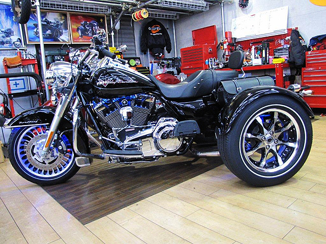 HARLEY-DAVIDSON FLHR TRIKE