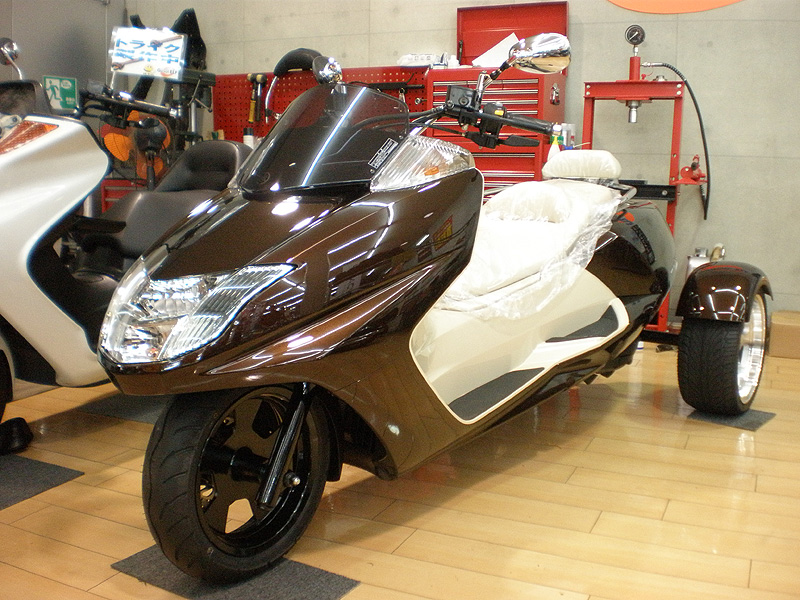 Boltoora YAMAHA MAXAM 250cc TRIKE